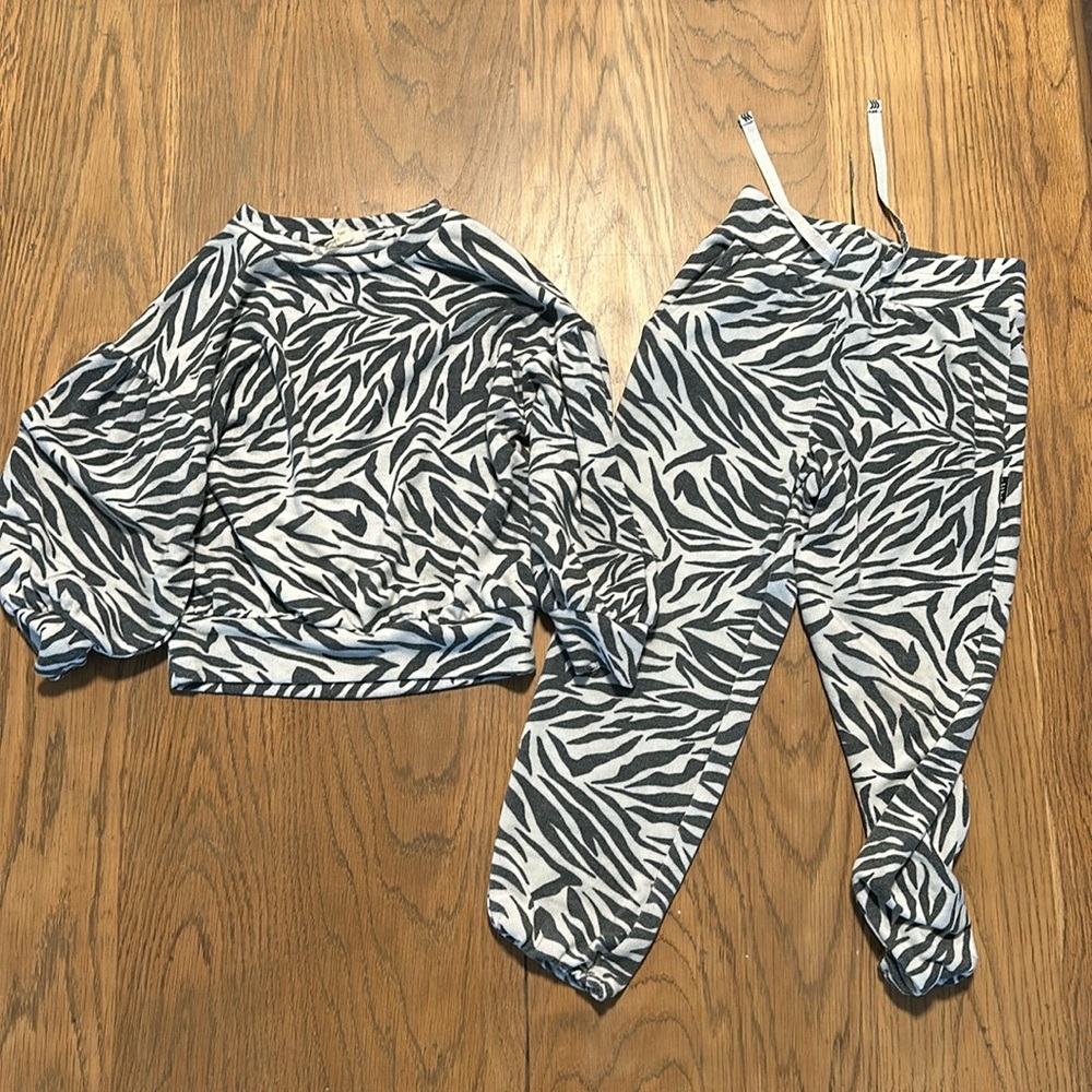 Feather 4  Arrow - Matching Set